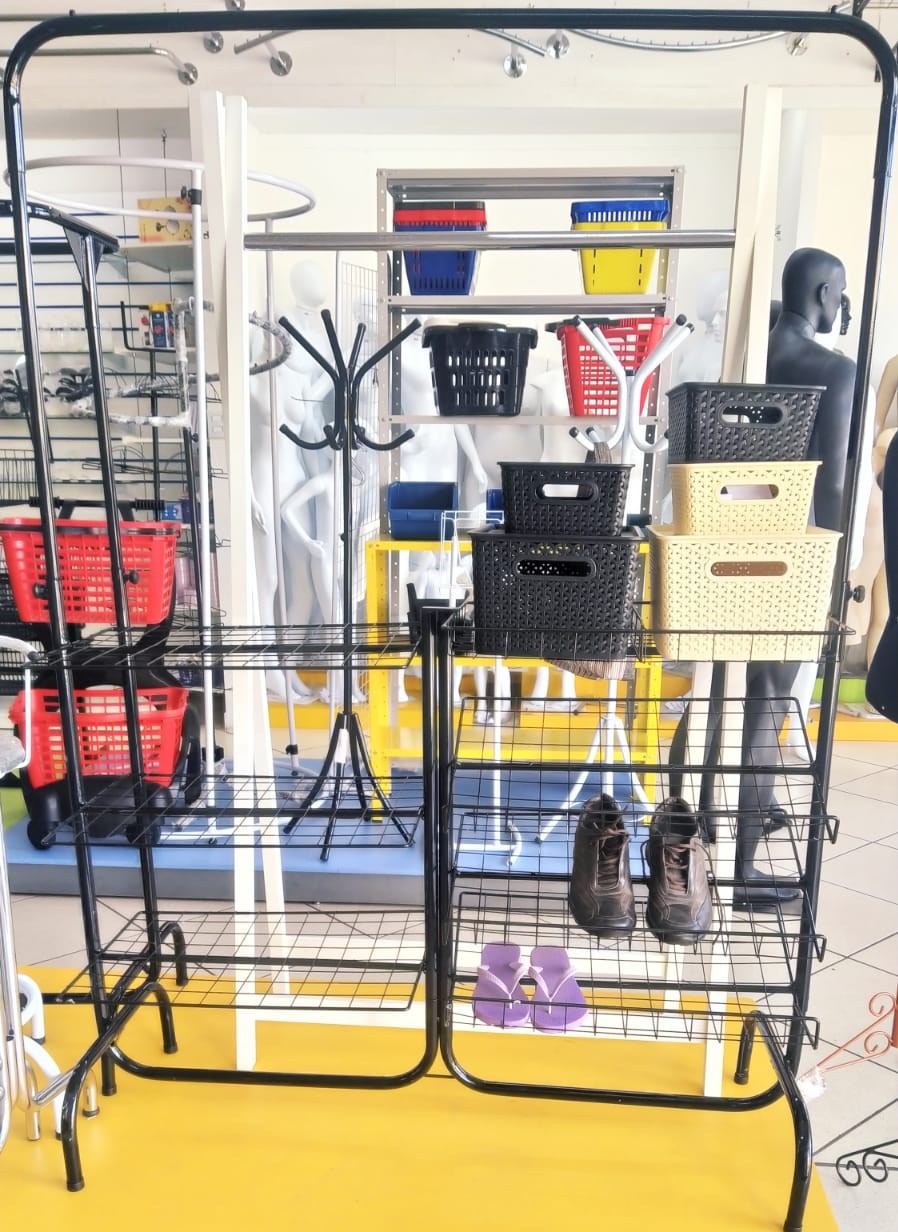 Arara Closet com Prateleiras e Sapateiras